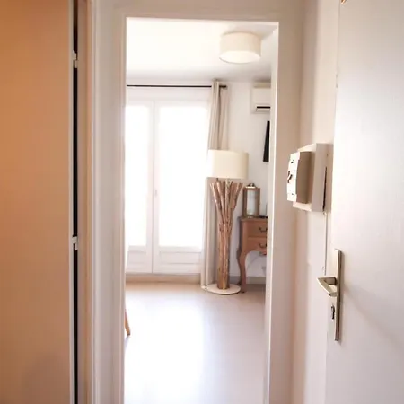 Airco Studio With Terrace At 2 Steps From The Sea 公寓