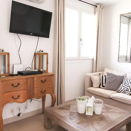 Airco Studio With Terrace At 2 Steps From The Sea 公寓 *